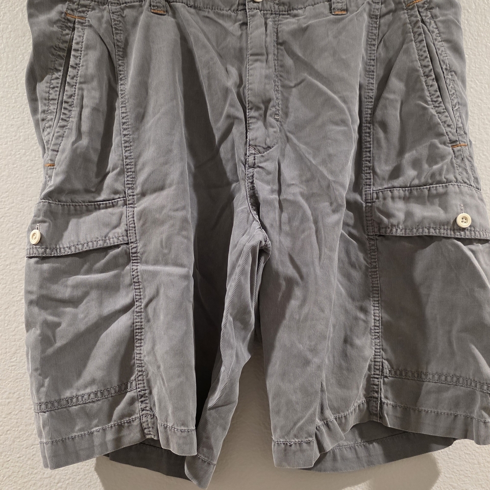 Tommy Bahama Men's Cargo Shorts in Slate
